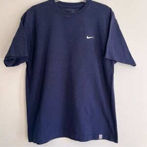 Nike Men's Dark Blue Short Sleeve Tee Shirt Swim Design On Back Men's Large